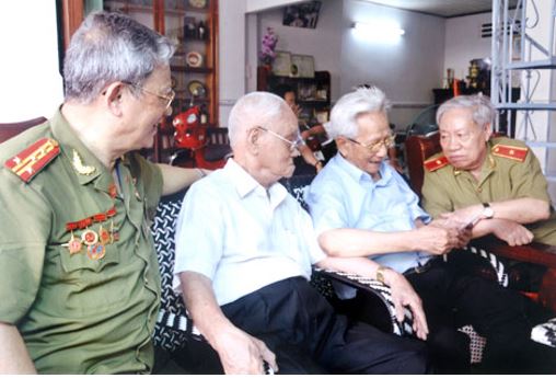 Vị tướng công an trên hai trận tuyến phản gián và khuyến học 